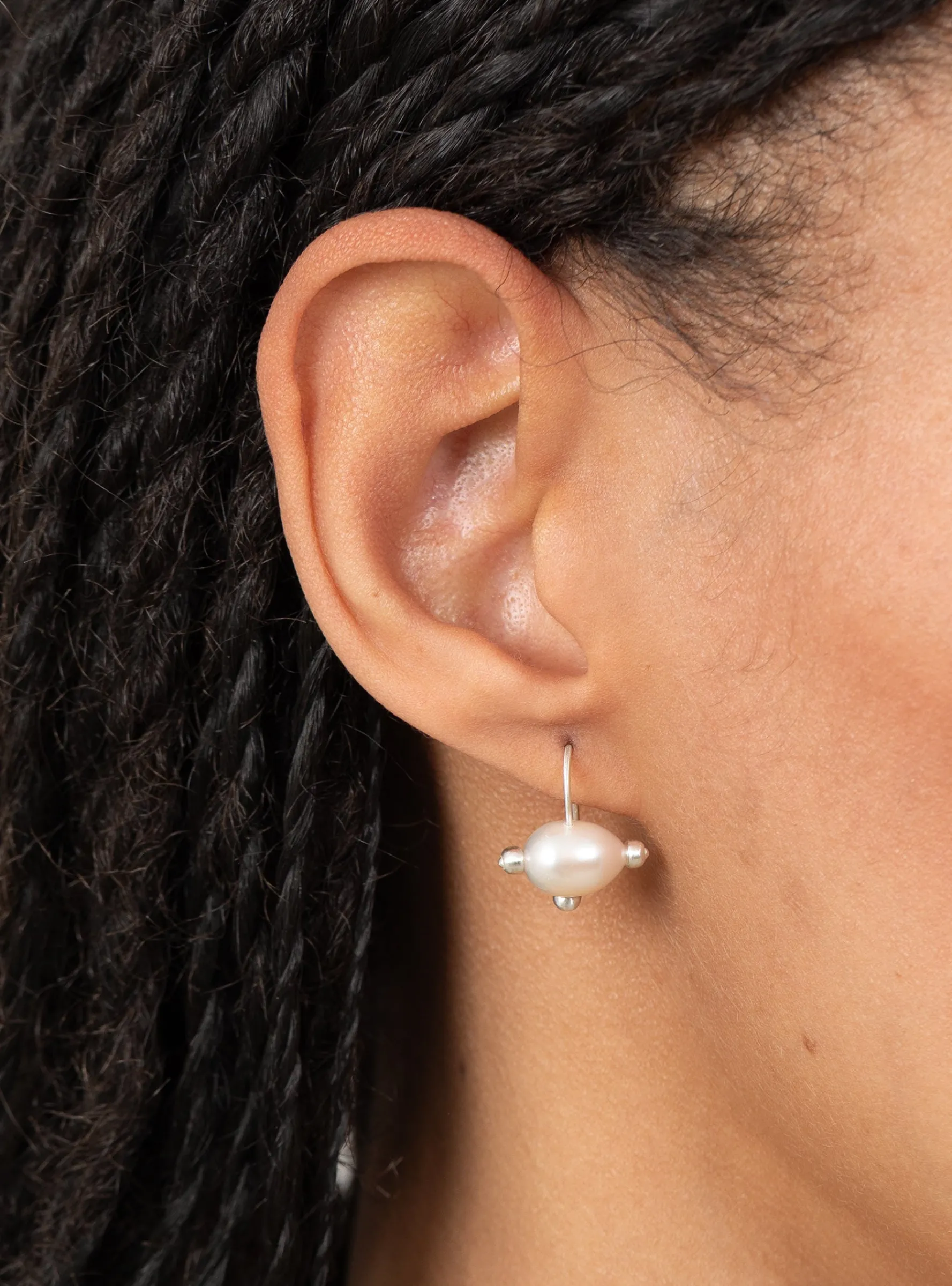Pin Cushion Pearl Earrings White Freshwater<Lizzie Ames Online