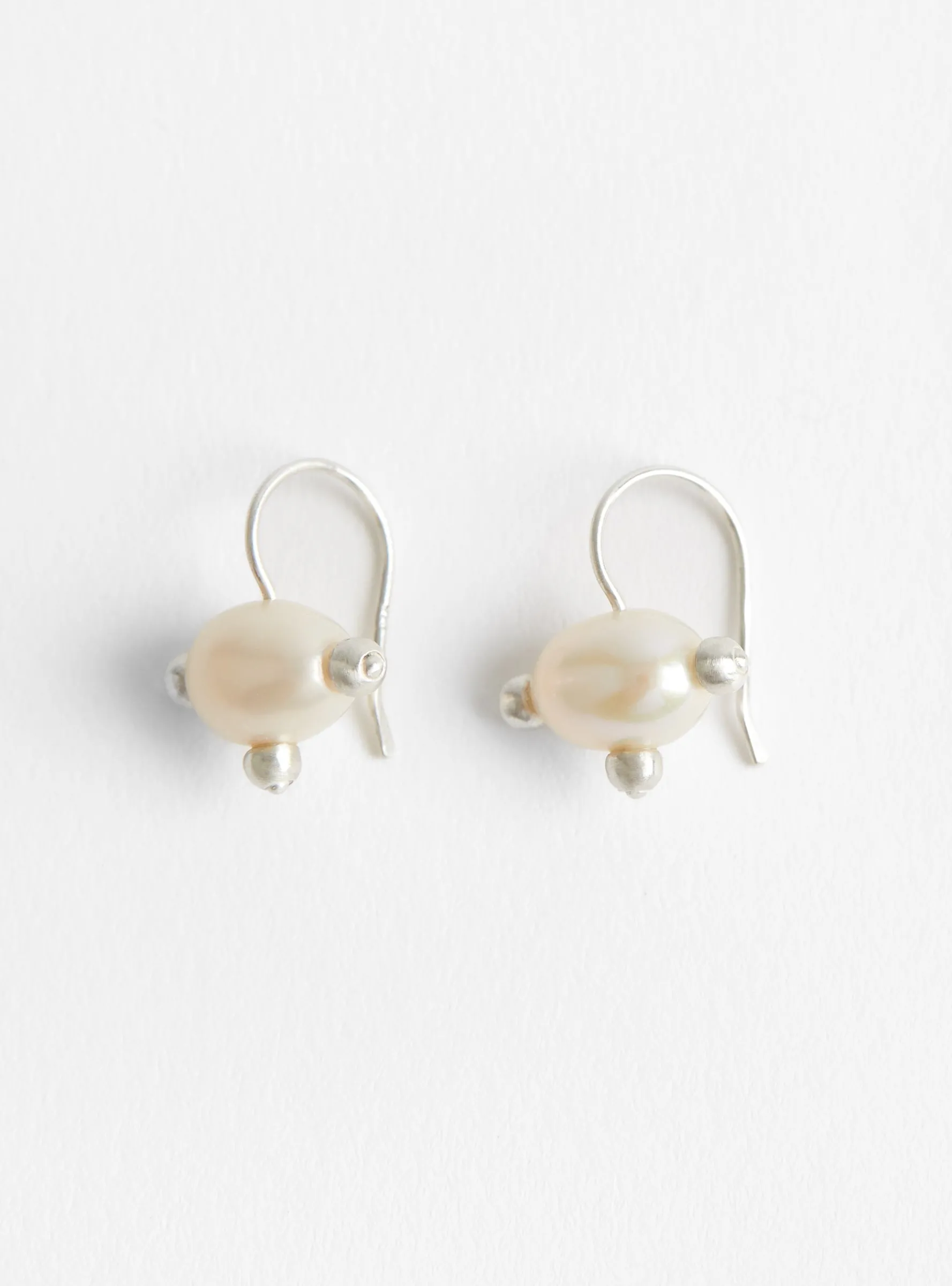 Pin Cushion Pearl Earrings White Freshwater<Lizzie Ames Online